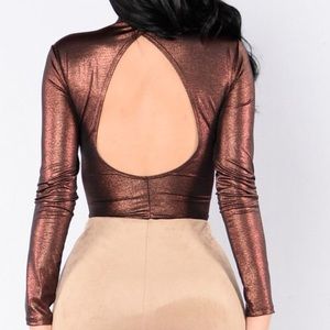 ✨NWT✨FashionNova Rock That Body Bodysuit Rust Foil